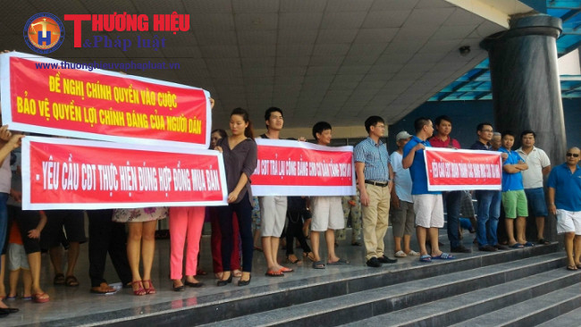 Ngoài ra, đại diện ban quản trị lâm thời chung cư Hồ Gươm Plaza cho biết, chủ đầu tư đã nhiều lần cam kết giao hết 2% phí bảo trì khoảng gần 20 tỷ đồng cho ban quản trị, nhưng sau nhiều lần thất hẹn, đến nay, chủ đầu tư mới chỉ bàn giao 2 tỷ đồng. Tuy nhiên, xác nhận với VnMedia, đại diện chủ đầu tư dự án Hồ Gươm Plaza cho biết, người dân phản ánh là không đúng. Ảnh: thương hiệu và công luận.