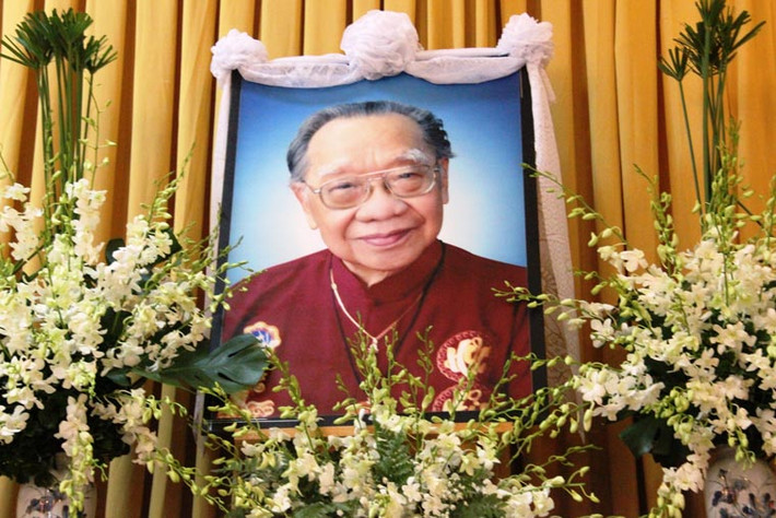 GS-TS Trần Văn Khê, "Cây đại thụ" của nền âm nhạc dân tộc Việt Nam và thế giới đã từ trần lúc 2h55 ngày 24/6, thọ 94 tuổi.