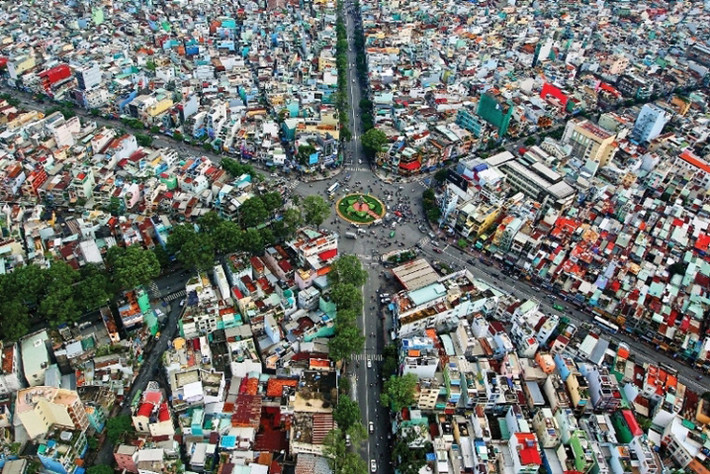 Ngã sáu Lý Thái Tổ - Giao lộ giữa đường Lý Thái Tổ, Điện Biên Phủ, Lê Hồng Phong và Ngô Gia Tự. Ảnh: Giản Thanh Sơn.