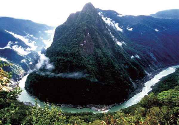 Yarlung Zangbo, Tây Tạng nổi tiếng bởi vẻ đẹp sơn thủy hữu tình.