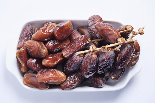 9. Chà là Desert vlley organic Mỹ Chà là Desert vlley organic Mỹ là loại quả có giá trị dinh dưỡng cao, được bán với giá 800.000 - 1 triệu đồng/kg tùy loại. Ảnh: Internet.