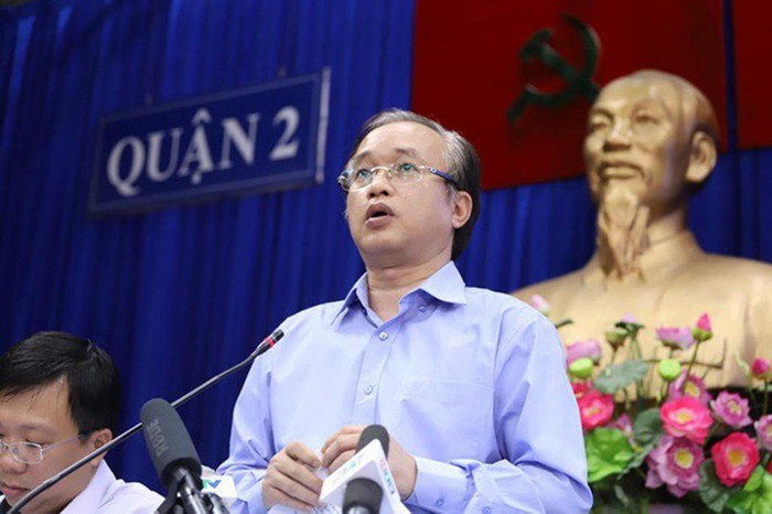 Ông Nguyễn Phước Hưng - Bí thư Quận ủy Quận 2. Ông Phước sinh năm 1968. Ông có trình độ Thạc sĩ xây dựng Đảng và chính quyền nhà nước, Kỹ sư xây dựng.
