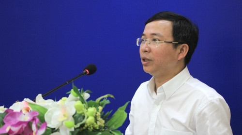 Ông Đặng Quốc Toàn - Bí thư Quận ủy Quận 10. Ông Toàn sinh năm 1977, quê quán Bình Dương. Trình độ Thạc sĩ quản trị kinh doanh, cử nhân Ngữ văn Trung Quốc, cử nhân Lý luận chính trị.