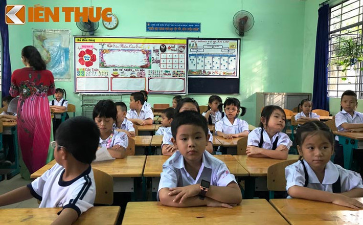 Sau đó, các em đã nhanh chóng hòa nhập vào môi trường học tập mới cùng các cô và những người bạn mới của mình để bắt đầu năm học mới 2017-2018.