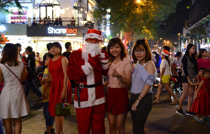 Ông già Noel là nhân vật không thể thiếu trong dịp Giáng sinh.