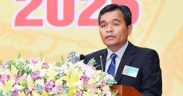 Ông Hồ Văn Niên - Ủy viên Dự khuyết BCH T.Ư Đảng. Chức vụ: Bí thư Tỉnh ủy Gia Lai, Trưởng đoàn ĐBQH tỉnh Gia Lai. Ông Niên sinh năm 1975, quê quán Gia Lai. Nhiệm kỳ 2015-2020.