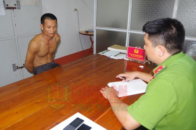 Mâu thuẫn lúc ăn cơm, con trai tâm thần sát hại bố: Ngày 19/9, Cơ quan Cảnh sát điều tra Công an tỉnh Thái Nguyên cho biết đã tạm giữ Ân Văn Hiền (SN 1982, trú tại xóm Bờ Tấc, xã Bàn Đạt, huyện Phú Bình) để điều tra, làm rõ về hành vi giết bố đẻ. Tối 18/9, Ân Văn Hiền đã dùng búa đánh chết bố là Ân Văn Bảo (SN 1960) trong lúc ăn cơm.