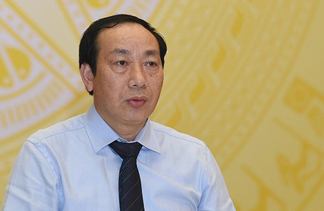 Tạm giam nguyên Thứ trưởng Giao thông Vận tải Nguyễn Hồng Trường: Cơ quan Cảnh sát điều tra Bộ Công an cho biết, đã ra quyết định khởi tố, tạm giam đối với Nguyễn Hồng Trường, nguyên Thứ trưởng Giao thông vận tải cùng một số đồng phạm. Hiện, Cơ quan Cảnh sát điều tra Bộ Công an đang tiếp tục điều tra triệt để, mở rộng vụ án và áp dụng các biện pháp theo luật định để thu hồi tài sản cho Nhà nước.