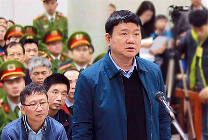 Ông Đinh La Thăng bị khởi tố thêm tội vì liên quan dự án cao tốc Trung Lương: Ngày 14/8, Cơ quan CSĐT – Bộ Công an đã ra quyết định khởi tố bị can, tạm giam ông Đinh La Thăng, nguyên Bộ trưởng Bộ GTVT cùng 3 bị can về tội "Vi phạm quy định về sử dụng tài sản nhà nước gây thất thoát lãng phí", theo Điều 219 Bộ luật Hình sự 2015.