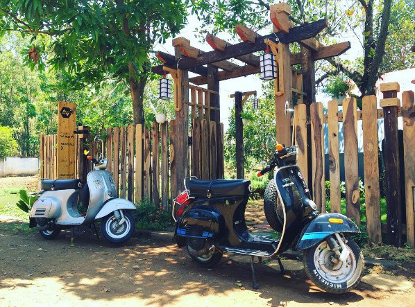 Giá phòng ở Beezone Hostel cũng không quá đắt. Cụ thể, phòng container giá 100.000 đồng/người; phòng tổ ong giá 280.000 đồng/3 người, 230.000 đồng/2 người, 180.000 đồng/người. Ảnh: FB Beezone Hostel.
