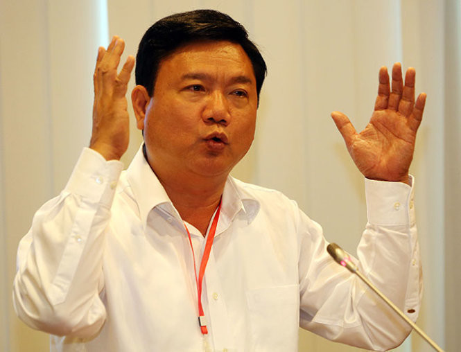 5. Vì dân hành động, không nói nhiều “Mục tiêu của chúng ta là vì dân, tôi chỉ nói bốn chữ thôi: “Vì dân hành động”. Không nói nhiều, đi ngay vào giải pháp”. Ủy viên Bộ Chính trị, Bí thư Thành ủy TP.HCM Đinh La Thăng đã nhấn mạnh như thế khi làm việc với Đảng bộ huyện Củ Chi để nghe báo cáo về việc quán triệt, triển khai Nghị quyết Đại hội Đảng bộ TP.HCM lần thứ X, sáng 18/2.