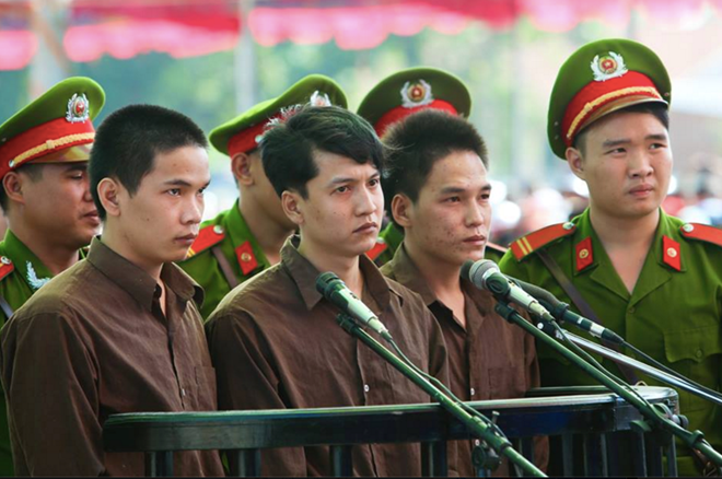 8. Ngày 21/3 xét xử phúc thẩm vụ thảm sát Bình Phước Ngày 4/3, TAND cấp cao tại TP HCM xác nhận, cơ quan này đã thụ lý xong hồ sơ và dự kiến ngày 21/3 sẽ xét xử phúc thẩm vụ thảm sát 6 người tại Bình Phước. Địa điểm xử án là phòng xét xử C, TAND cấp cao tại TP HCM, chủ tọa phiên tòa là Thẩm phán cấp cao Nguyễn Hữu Ba.