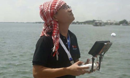 10. Hủy buổi làm việc trực tiếp về vụ VTV vi phạm bản quyền Liên quan đến vụ VTV vi phạm bản quyền, thông tin từ trang ICTnews cho hay, vào 8h sáng nay, ngày 6/3, đại diện Ban Kiểm tra của VTV đã hủy, không làm việc trực tiếp với anh Bùi Minh Tuấn tại Quảng Trị để giải quyết việc BTV vi phạm bản quyền các cảnh quay flycam của anh Tuấn. Tuy nhiên, anh Tuấn vẫn lên sóng trực tiếp để công bố bằng chứng liên quan đến vụ việc.