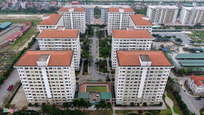 Các khu nhà ở thấp tầng, diện tích căn hộ nhỏ 35,8-69,5 m2, phù hợp cho nhiều đối tượng. Giá các căn hộ để bán dưới 9 triệu đồng/m2 (đã bao gồm VAT và phí bảo trì) tương đương với giá trị căn hộ khoảng 400 triệu đồng. Căn hộ cho thuê có giá chỉ 30.000 đồng/m2/tháng. Ảnh: Zing.