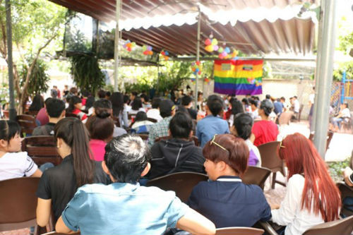 Trong số đó, buổi tọa đàm với những khách mời thuộc cộng đồng LGBT đã lấy đi nước mắt của nhiều khán giả khi họ quyết định chia sẻ câu chuyện của chính mình.