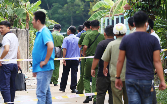 Đến cuối ngày 16/5,Cơ quan Cảnh sát điều tra Công an tỉnh Bình Dương vẫn đang phối hợp với Cục Cảnh sát hình sự, Viện Khoa học kỹ thuật (Bộ Công an) điều tra làm rõ vụ 2 thi thể vùi trong thùng bê tông tại căn nhà số 90, tổ 3, ấp 5, xã Hưng Hòa, huyện Bàu Bàng, tỉnh Bình Dương.
