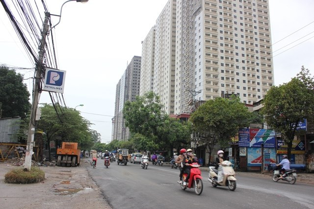 Trước đó, trong buổi tiếp xúc với cử tri quận Hoàn Kiếm vào ngày 14/12/2016 trước đó, Chủ tịch UBND TP Hà Nội Nguyễn Đức Chung đã thừa nhận, khi thành phố đi kiểm tra thì phát hiện khu nhà ở Đại Thanh của ông Lê Thanh Thản đang có những vi phạm hết sức nghiêm trọng. . Ảnh: Kinhdoanh.net