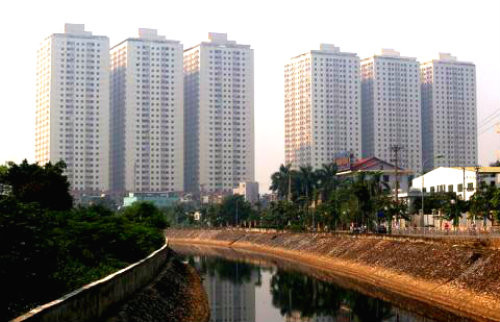 1. Dự án Đại Thanh Dự án Đại Thanh (hay còn gọi là dự án Khu đô thị Đại Thanh) nằm trên đường Phan Trọng Tuệ, dọc theo quốc lộ 70 thuộc xã Tả Thanh Oai, Huyện Thanh Trì, Hà Nội. Chủ đầu tư là liên danh giữa Công ty CP đầu tư Hải Phát và Xí nghiệp Xây dựng tư nhân số 1 Lai Châu của ông Lê Thanh Thản. Ảnh: Đất việt.
