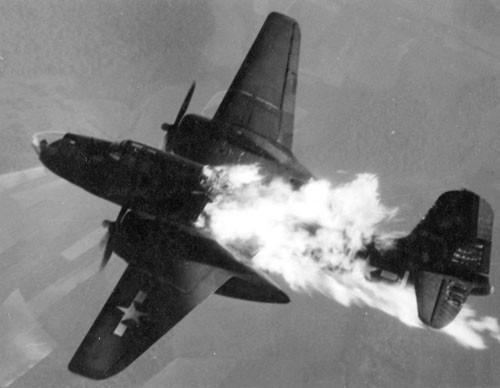 Một chiếc Douglas A-20J-10-DO thuộc Liên đoàn 409 hoặc 416 sau khi bị trúng pháo phòng không trên bầu trời nước Đức. Nó đã bốc cháy và rơi cách mục tiêu 1 dặm về phía Tây. Hai chiếc dù được nhìn thấy bung ra trong khi phi hành đoàn có 4 người.