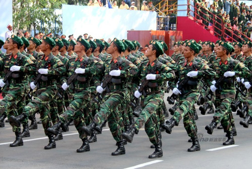 Khá thú vị, có một thành viên ở Bắc Kinh bình luận rằng: “Trên thế giới, 5 nước có khả năng đánh trận nhất là: Thứ nhất Nhật Bản, thứ hai là Đức, thứ ba là Việt Nam, thứ tư là Nga và thứ năm là Trung Quốc”.