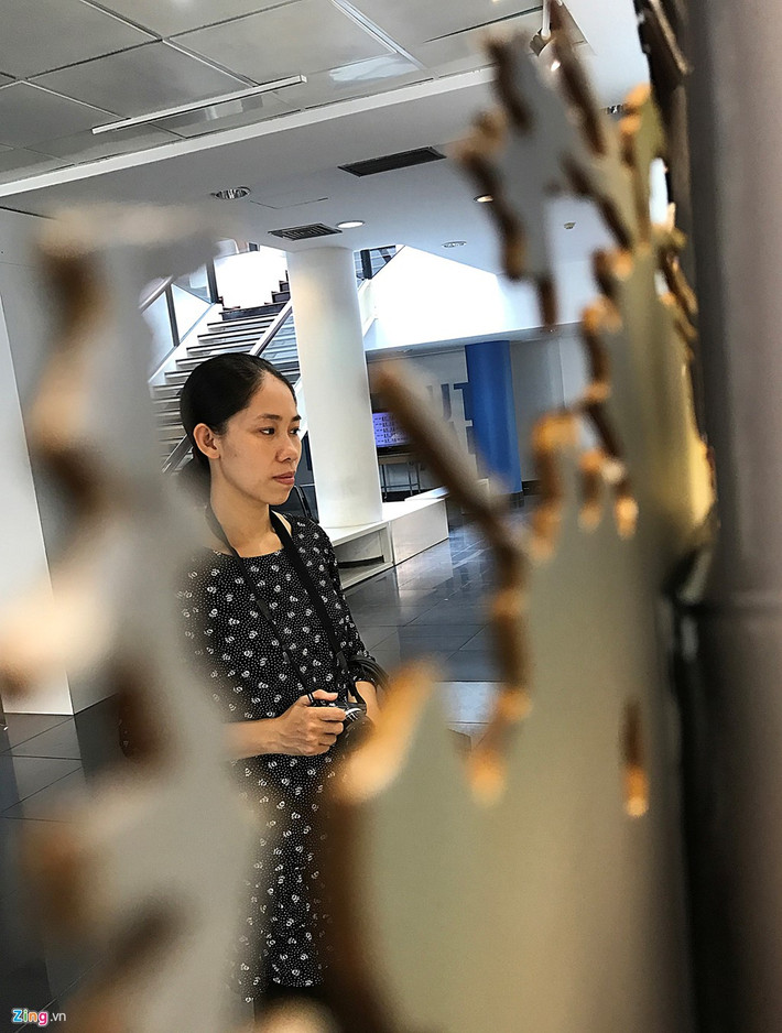 Các bức hình 3D không chỉ là các lớp ảnh, các lớp hình khối chồng lên nhau mà nó còn thể hiện các lớp thế hệ con người nối tiếp nhau sống trong đó. Có thể thấy các lớp đời, các lớp không gian sống, các lớp gia đình, nghề nghiệp khác nhau cùng tồn tại và phát triển với nhà tập thể.