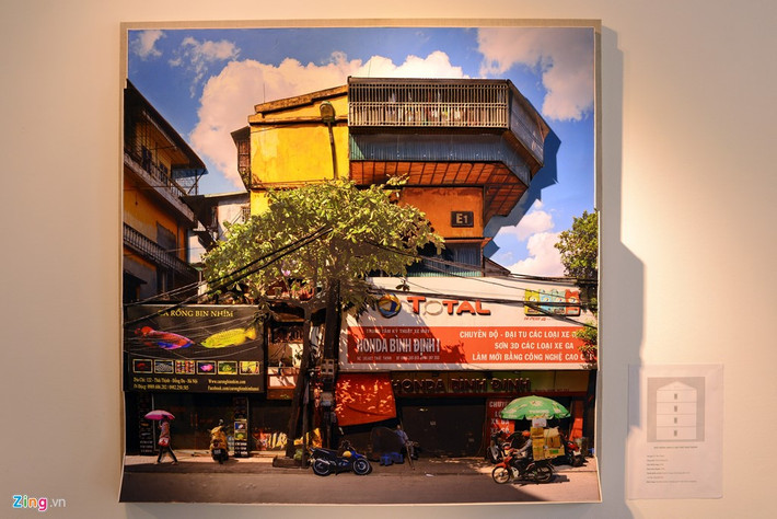 Đặc trưng nổi bật nhất có thể dễ dàng nhận ra là những "chuồng cọp" - một dạng khung lồng sắt được người dân dùng để cơi nới không gian sinh hoạt ngoài ban công. Trong hình là mặt sườn nhà E1 tập thể Thái Thịnh xây dựng năm 1976.