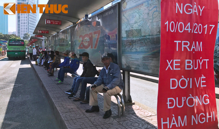 Đến ngày 10/4, trạm xe buýt Bến Thành cũng sẽ chính thức "hoàn thành sứ mệnh" , trả lại vị trí để phục vụ thi công xây dựng nhà ga metro Bến Thành.