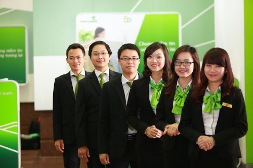 Đến năm 2016, mức thu nhập bình quân của nhân viên ngân hàng tăng lên 26,48 triệu đồng/người/tháng và vẫn là ngân hàng chi trả lương, thưởng cao nhất hệ thống. Ảnh: Internet.