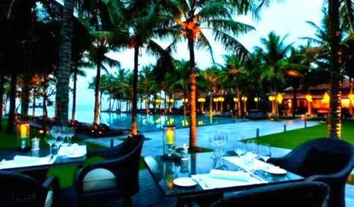 Tuy nhiên, trong phiên tòa phúc thẩm ngày 15/12/2014, Huỳnh Thị Huyền Như đề nghị tòa phúc thẩm xem xét lại bất động sản là căn biệt thự H2, 43 tỷ của mẹ con Huyền Như có diện tích 2.939m2, thuộc khu Nghỉ mát The Nam Hải, tọa lạc ở Hội An, Quảng Nam này. Ảnh: ĐSPL