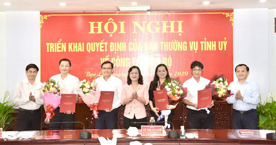 Điều động, giới thiệu bà Trương Hồng Trang (Phó giám đốc Sở Văn hóa, Thông tin, Thể thao và Du lịch) bầu giữ chức Chủ tịch Hội Liên hiệp Phụ nữ tỉnh Bạc Liêu nhiệm kỳ 2016-2021.