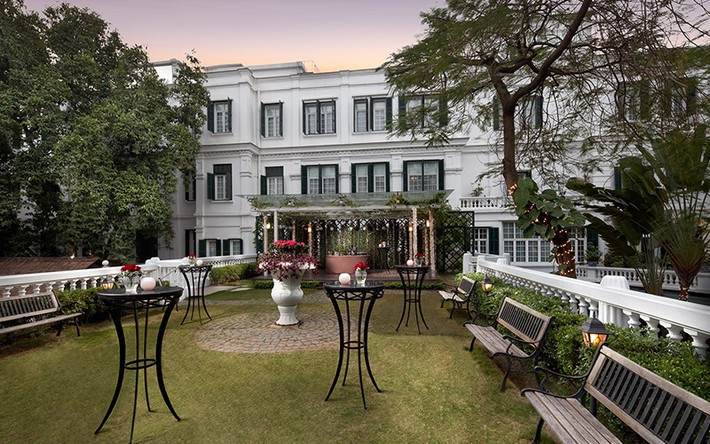 Cận cảnh một góc trong khách sạn trăm tuổi Sofitel Metropole.
