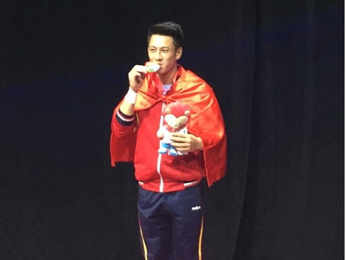 2. SEA Games 28: Việt Nam đang ở vị trí thứ 2 Võ sỹ Trần Xuân Hiệp đã mang về tấm huy chương vàng thứ 23 cho đoàn thể thao Việt Nam sau khi giành 9,72 điểm ở nội dung đao thuật môn wushu. Với tấm huy chương này, đoàn Việt Nam đã đòi lại vị trí thứ 2 trên bảng tổng sắp huy chương SEA Games 28 từ tay Thái Lan.