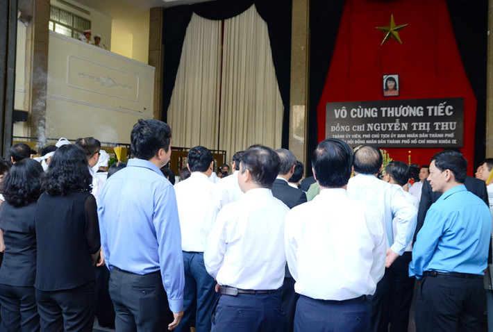 18h chiều nay 21/2, Bí thư Thành ủy TP HCM Nguyễn Thiện Nhân dẫn đầu đoàn Thành ủy - HĐND - UBND - Ủy ban MTTQVN TP HCM đến viếng Đồng chí Nguyễn Thị Thu, Thành ủy viên, Phó Chủ tịch UBND thành phố.