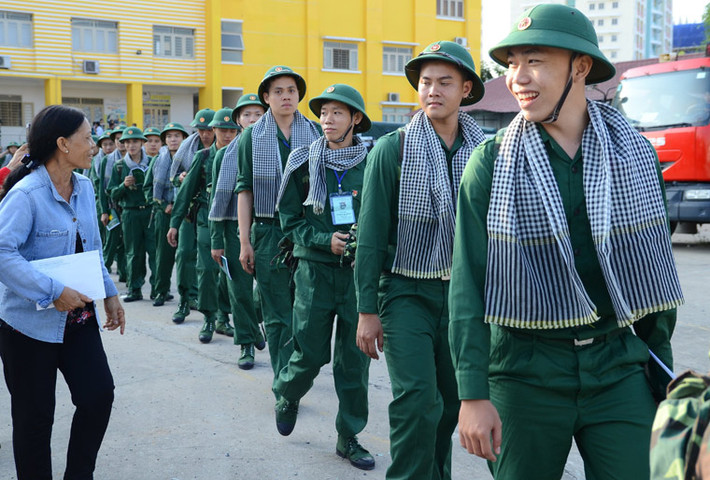 Nụ cười đầy tự hào và hạnh phúc của những chàng trai trong ngày lên đường nhận nhiệm vụ thiêng liêng bảo vệ Tổ quốc.