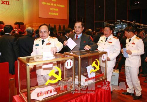 Các đại biểu cũng sẽ lựa trọn trong 26 ứng cử viên để bầu 20 ủy viên trung ương dự khuyết.