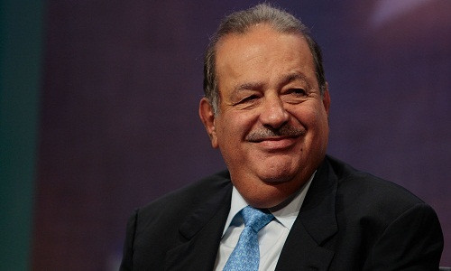 Tỷ phú Carlos Slim là thương nhân Mexico và cũng là người giàu thứ ba trên thế giới. Ông cũng là người nhiều lần vượt mặt Bill Gates để soán ngôi người giàu nhất thế giới.