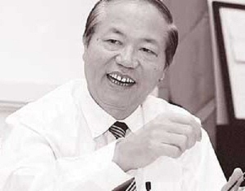 Ông Hoàng Văn Nghiên: Ông Hoàng Văn Nghiên (SN 18/1/1941; quê quán xã Nam Toàn, huyện Nam Trực, tỉnh Nam Định) là Tiến sỹ; nguyên Đại biểu Quốc hội nước Cộng hòa Xã hội Chủ nghĩa Việt Nam; nguyên Ủy viên Ban Chấp hành Trung ương Đảng Cộng sản Việt Nam khóa VII, VIII, IX; nguyên Chủ tịch UBNDTP Khóa XI, XII (1994 -2004).