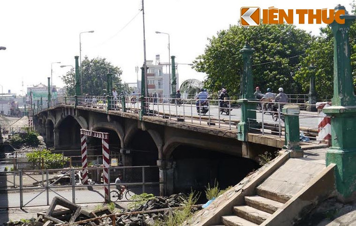 UBND TP cũng đã giao Sở GTVT nghiên cứu phương án khôi phục một số chi tiết kiến trúc cũ của cầu Nhị Thiên Đường 1 như cột đèn, trụ lan can...; kết hợp cải tạo kiến trúc cầu Nhị Thiên Đường 2 để vừa ghi lại một giai đoạn lịch sử hình thành, phát triển của thành phố vừa bảo đảm hài hòa cảnh quan đô thị.