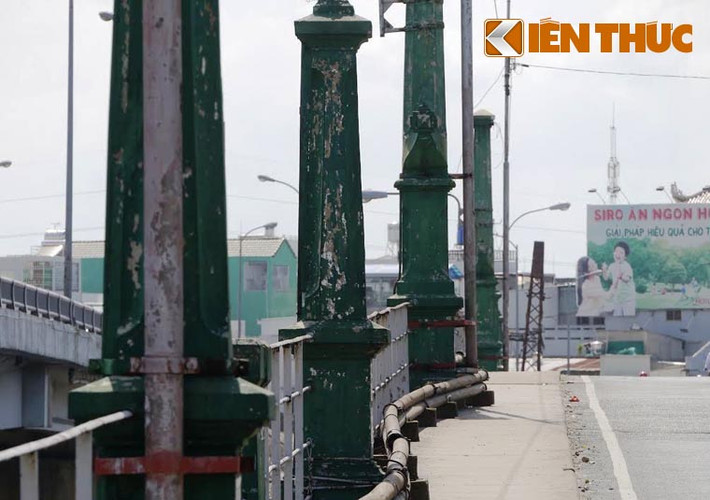 Những cột đèn, trụ lan can có tuổi thọ gần 100 năm của cầu Nhị Thiên Đường 1 sẽ được khôi phục gìn giữ.