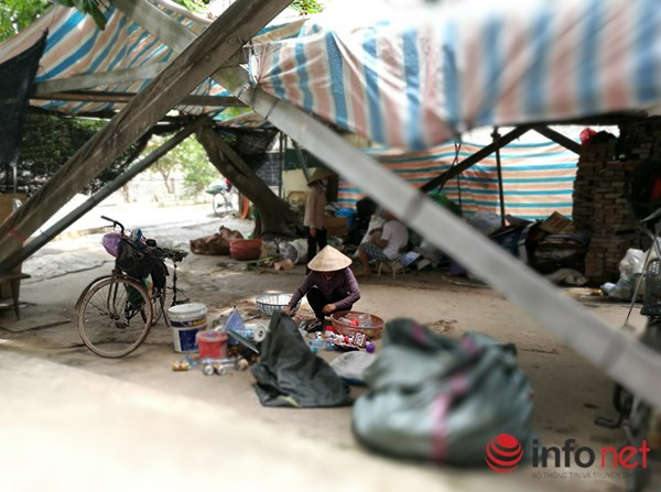 Chủ yếu số phế liệu mang đến đây là giấy báo, vỏ nhựa… và nhiều đồ dễ cháy.