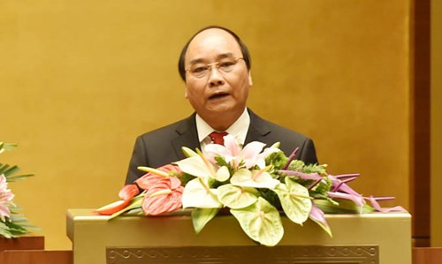 “Là người đứng đầu cơ quan hành chính nhà nước cao nhất, thực hiện quyền hành pháp, cơ quan chấp hành Quốc hội, tôi sẽ cùng các thành viên Chính phủ xây dựng Chính phủ vững mạnh, nhất trí, hiệu lực hiệu quả, hành động quyết liệt, hết lòng hết sức phục vụ, hoàn thành tốt chức năng nhiệm vụ, xây dựng Hiến pháp và pháp luật”, Thủ tướng nhấn mạnh.