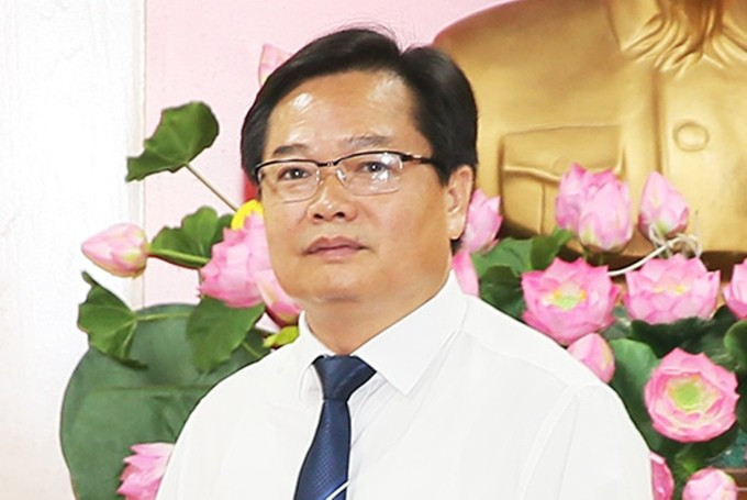 Giám đốc Sở Tài chính Quảng Ninh bị kỷ luật: Ngày 20/7, Tỉnh ủy Quảng Ninh đã khiển trách với ông Phạm Ngọc Vinh. Từ 3/11/2017 đến 11/5/2018, với cương vị Phó Chủ tịch UBND thành phố Cẩm Phả, ông Vinh đã ký 7 giấy chứng nhận quyền sử dụng đất tại phường Quang Hanh không đúng quy định làm tăng số tiền bồi thường khi Nhà nước thu hồi đất.