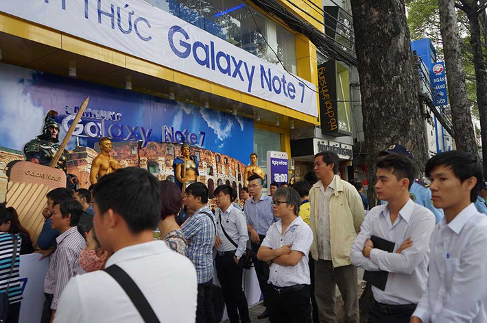 Tất cả đều rất háo hứng. (Ảnh: Techz)