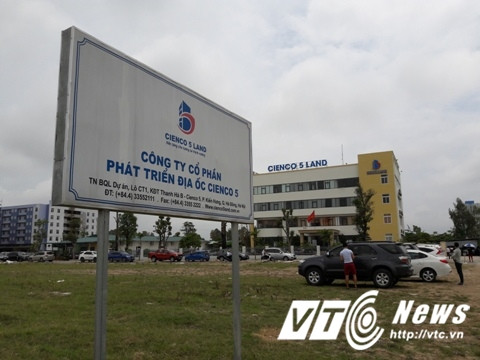 Cuối tháng 4/2016, thông tin về việc Tập đoàn Mường Thanh của "đại gia điếu cày" Lê Thanh Thản mua 95% cổ phần của Cienco 5 Land, qua đó gần như nắm quyền chi phối dự án khu đô thị Thanh Hà được công bố đã làm nóng thị trường địa ốc Hà Nội. Ảnh: VTC news.