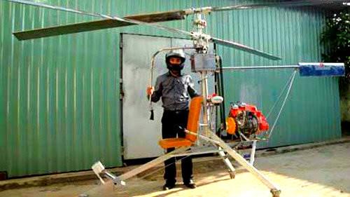 4. Trực thăng mini thể thao “made in Vietnam” Đeo đuổi giấc mơ bay từ thời sinh viên, đến năm 2001, Phạm Xuân Quốc (TP HCM) quyết định bắt tay vào làm. Anh bắt đầu từ ý tưởng về một máy bay cánh quạt, rồi chuyển hướng sang làm trực thăng mini thể thao. Đến tháng 9/2010, chiếc trực thăng mini thể thao “made in Vietnam” ra đời. Ảnh: Vietnamnet.