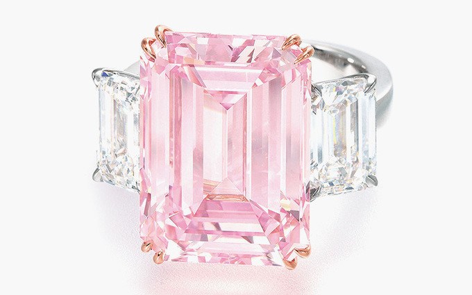 6. Nhẫn kim cương The Perfect Pink (23,2 triệu USD): Viên kim cương màu hồng tinh khiết nặng 14,23 carat