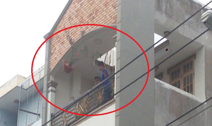 Ngay sau đó, nhà chức trách đã làm rõ nguyên nhân gây ra "mưa vật lạ" là đối tượng có tên Thừa (khoảng 30 tuổi), ngụ tại khu nhà trọ nói trên.