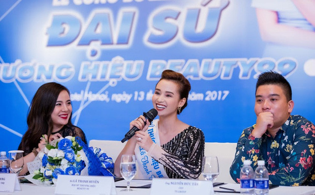 Tiếp đó là diễn viên Lã Thanh Huyền - Đại sứ Thương hiệu sản phẩm làm trắng da Beauty 99. Ảnh: IT.