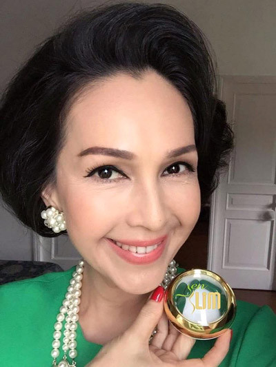 Người đẹp không tuổi Diễm My chăm chút cho dáng vóc mỗi ngày bằng phương pháp mới cùng SenSlim - một sản phẩm của TS Group. Ảnh: Khám phá.