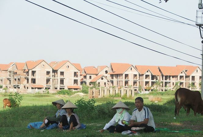 Bên trong dự án khu đô thị rộng 45 héc-ta là hàng trăm căn biệt thự, liền kề. Ảnh: TPO.